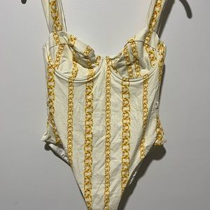 Weworewhat Danielle One Piece Swimsuit Chain Print size M